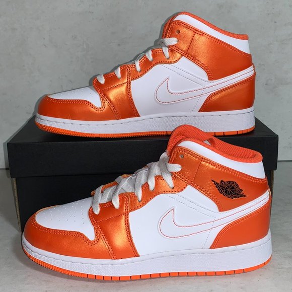 Jordan 1 Mid Metallic Orange GS Size 6Y/ 7.5W - Picture 1 of 6